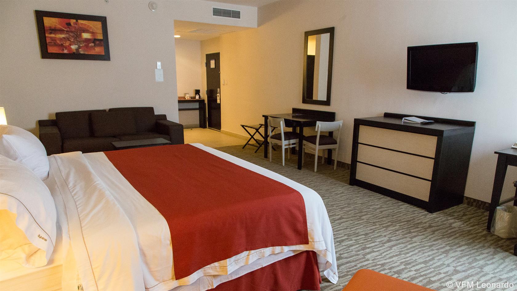 Excellence Express & Suites