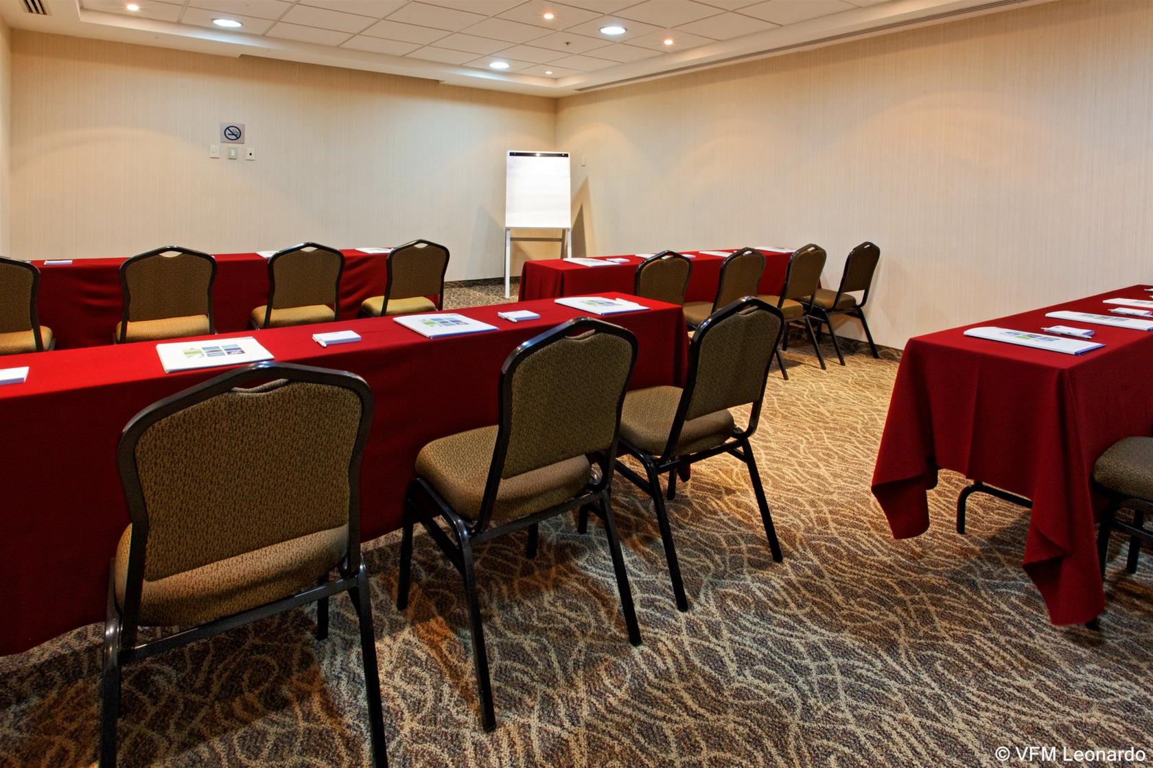 Excellence Express & Suites