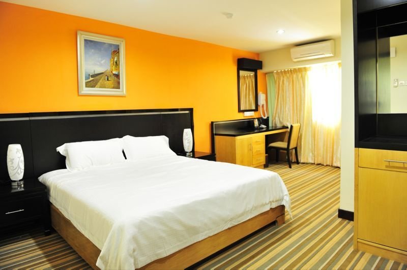 Hallmark Express Hotel