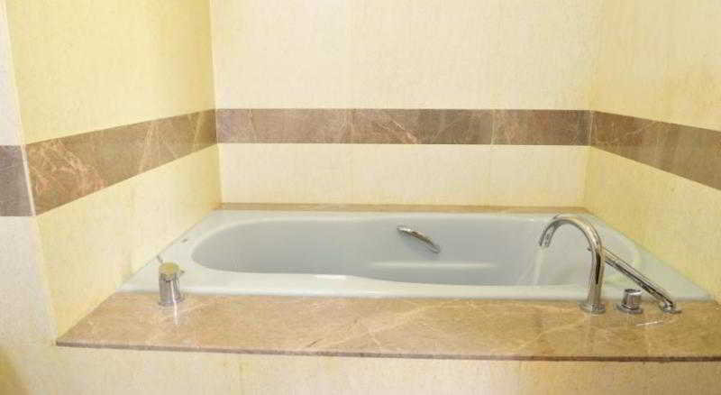 Hallmark Express Hotel