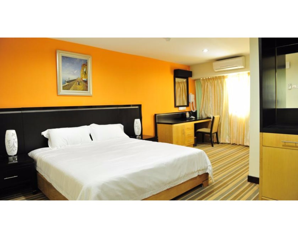 Hallmark Express Hotel