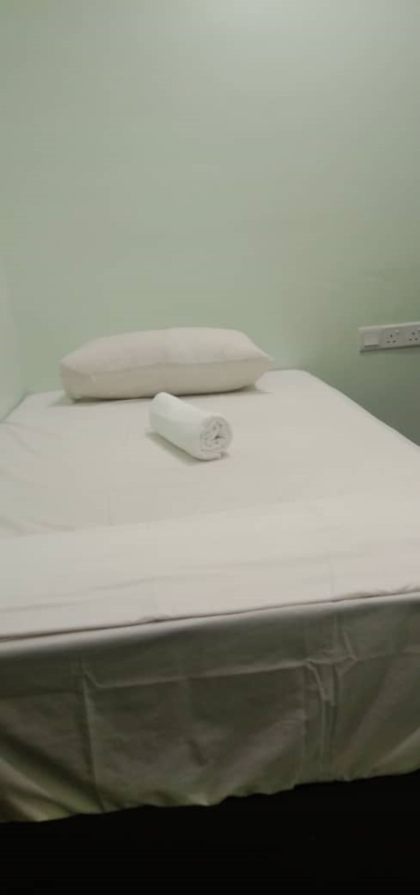 Th Hotel by OYO Rooms