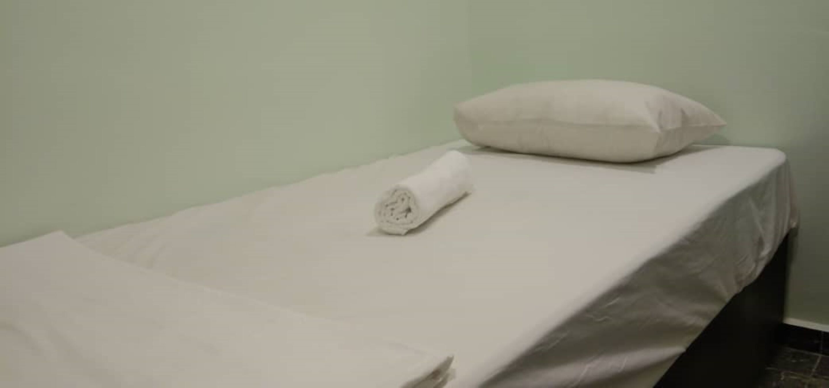 Th Hotel by OYO Rooms