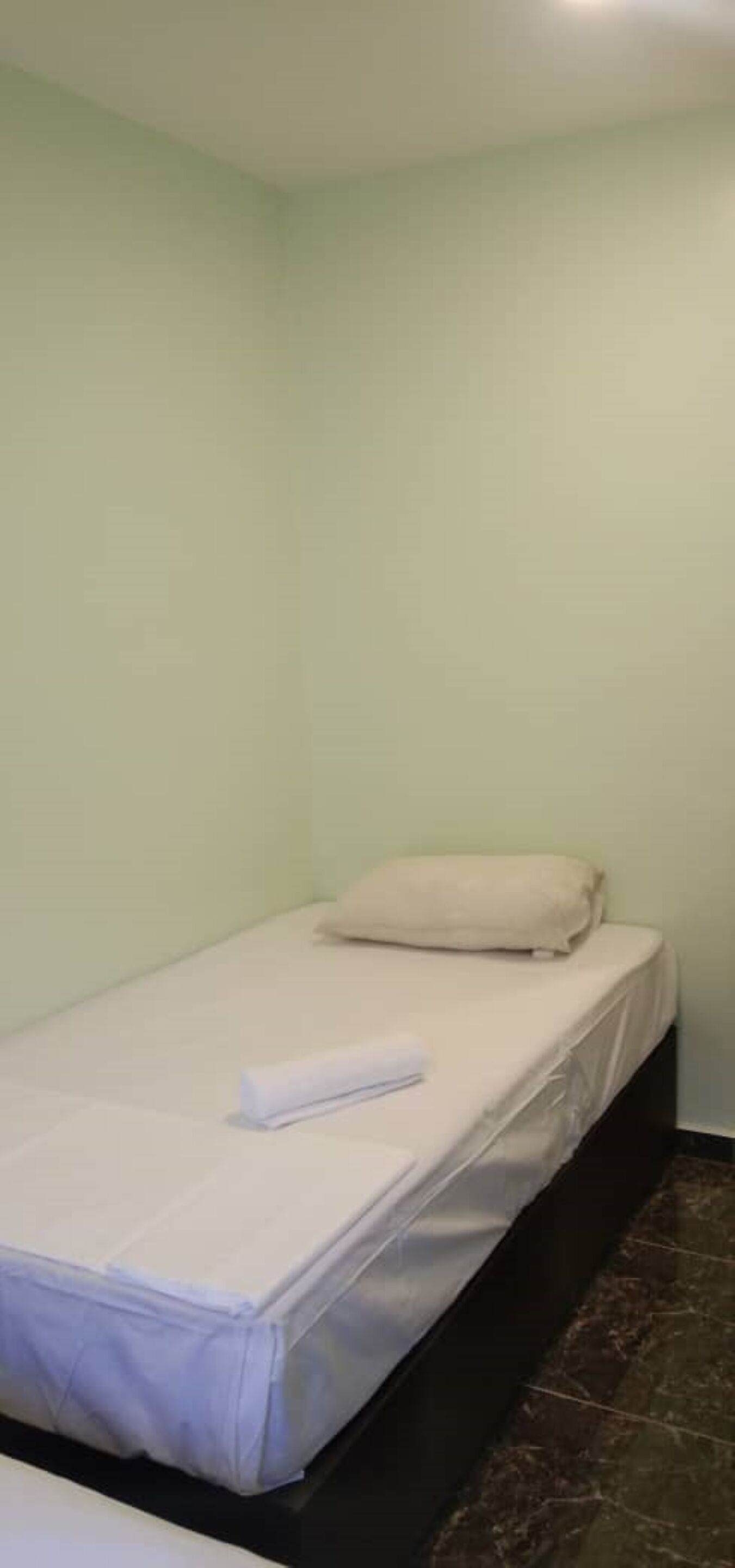 Th Hotel by OYO Rooms