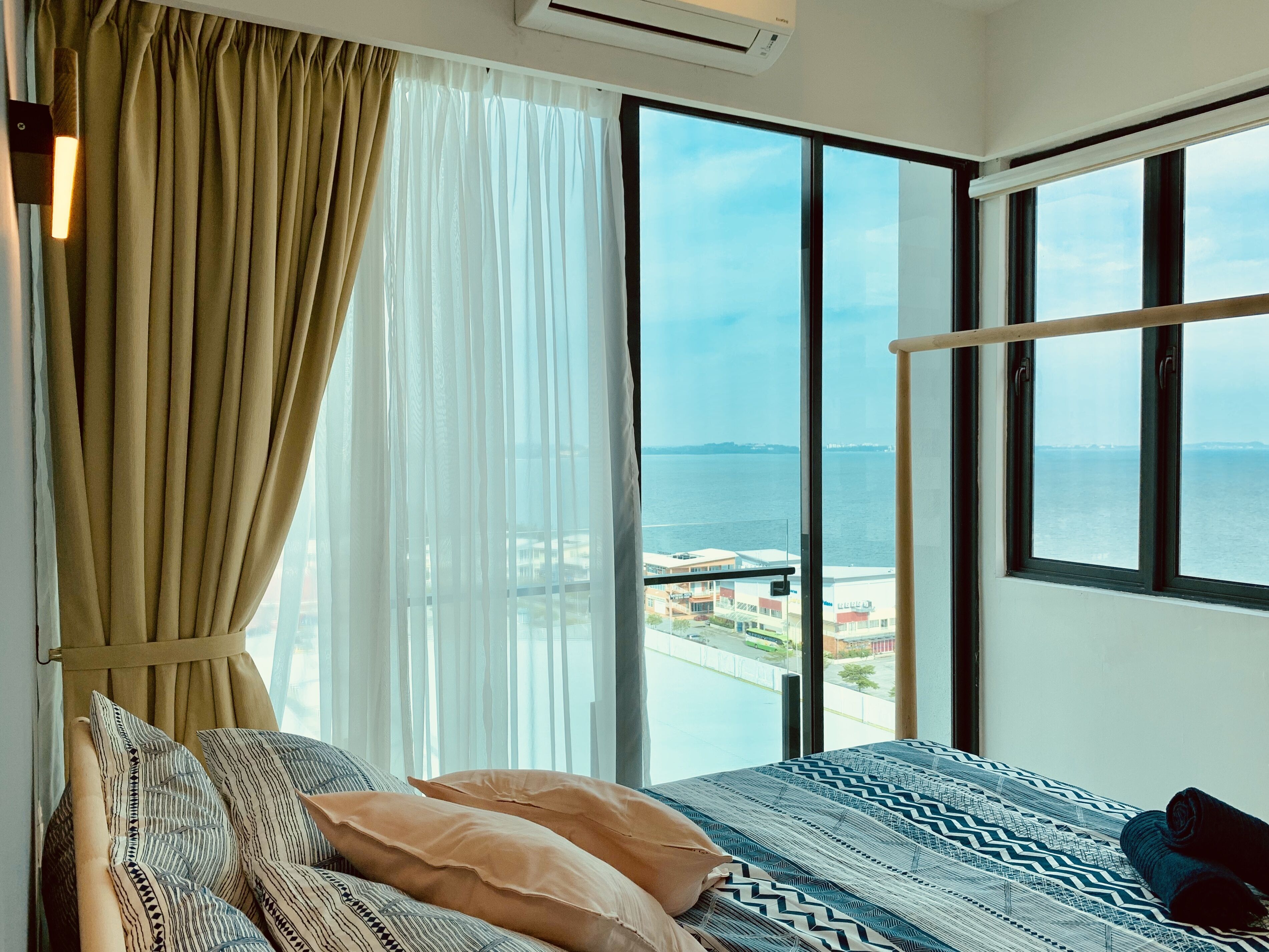 D'wharf Residence PD Waterfront Family Twin Suite by AirPlan