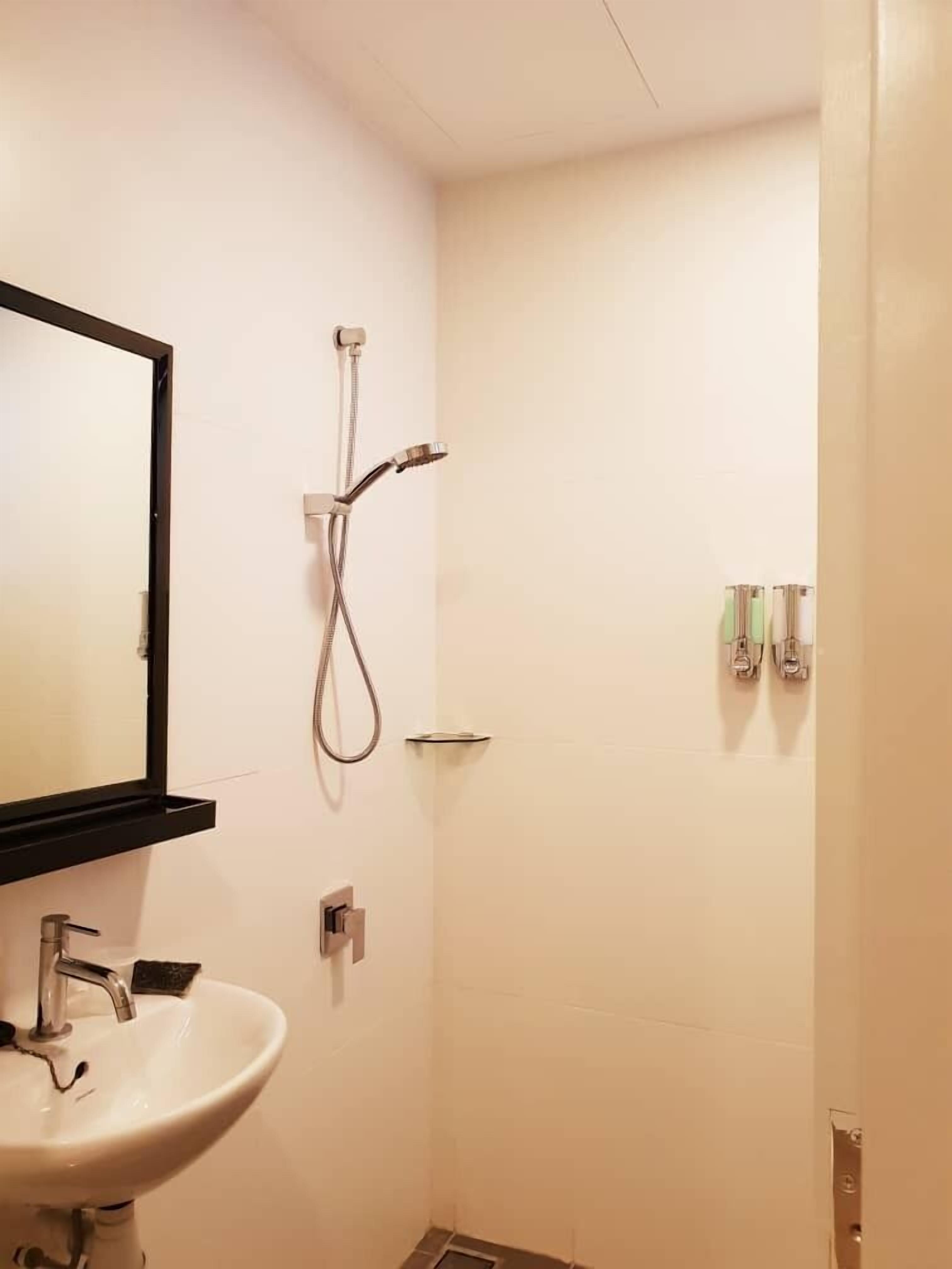 D'wharf Residence PD Waterfront Family Twin Suite by AirPlan