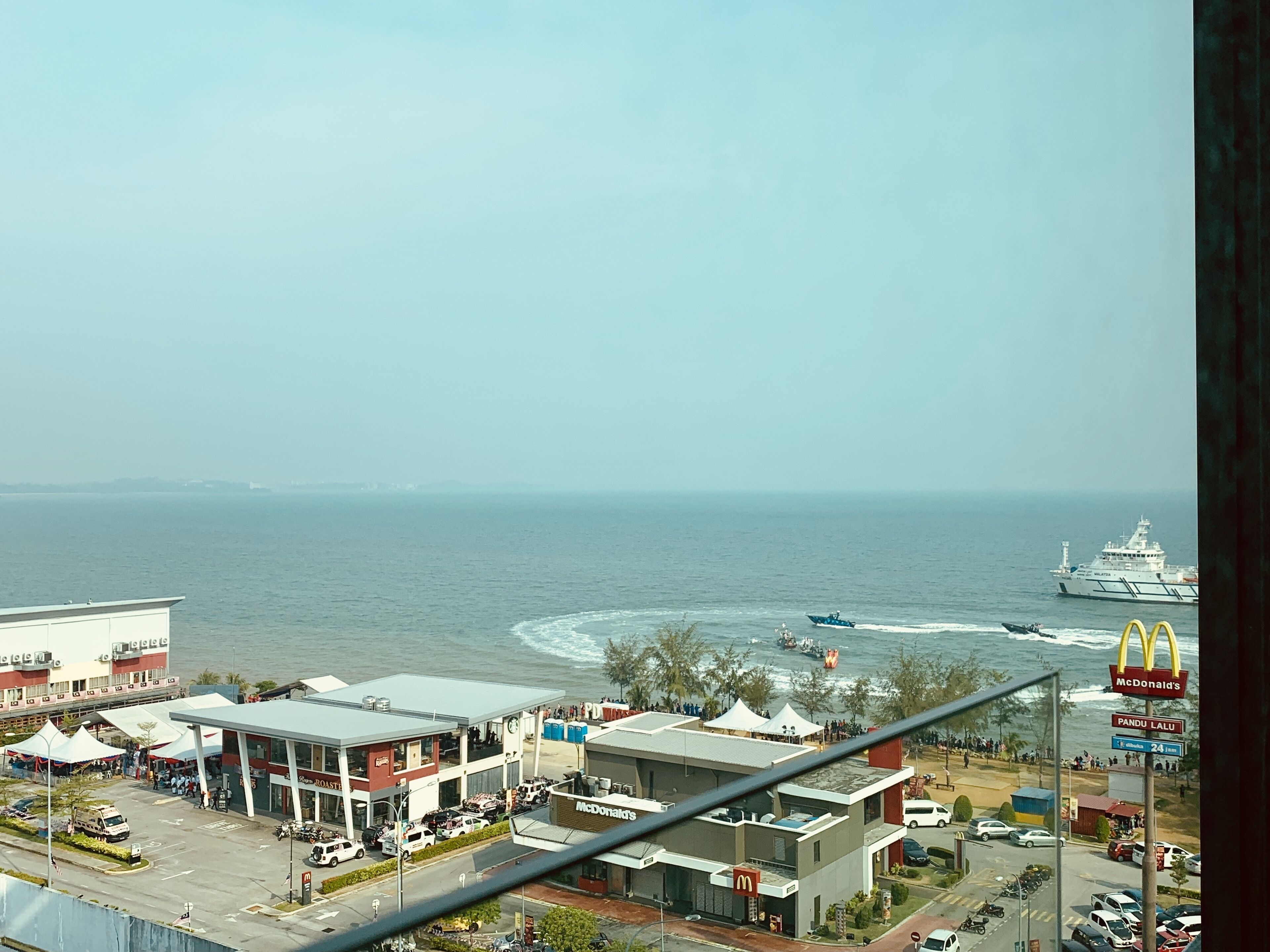 D'wharf Residence PD Waterfront Family Twin Suite by AirPlan