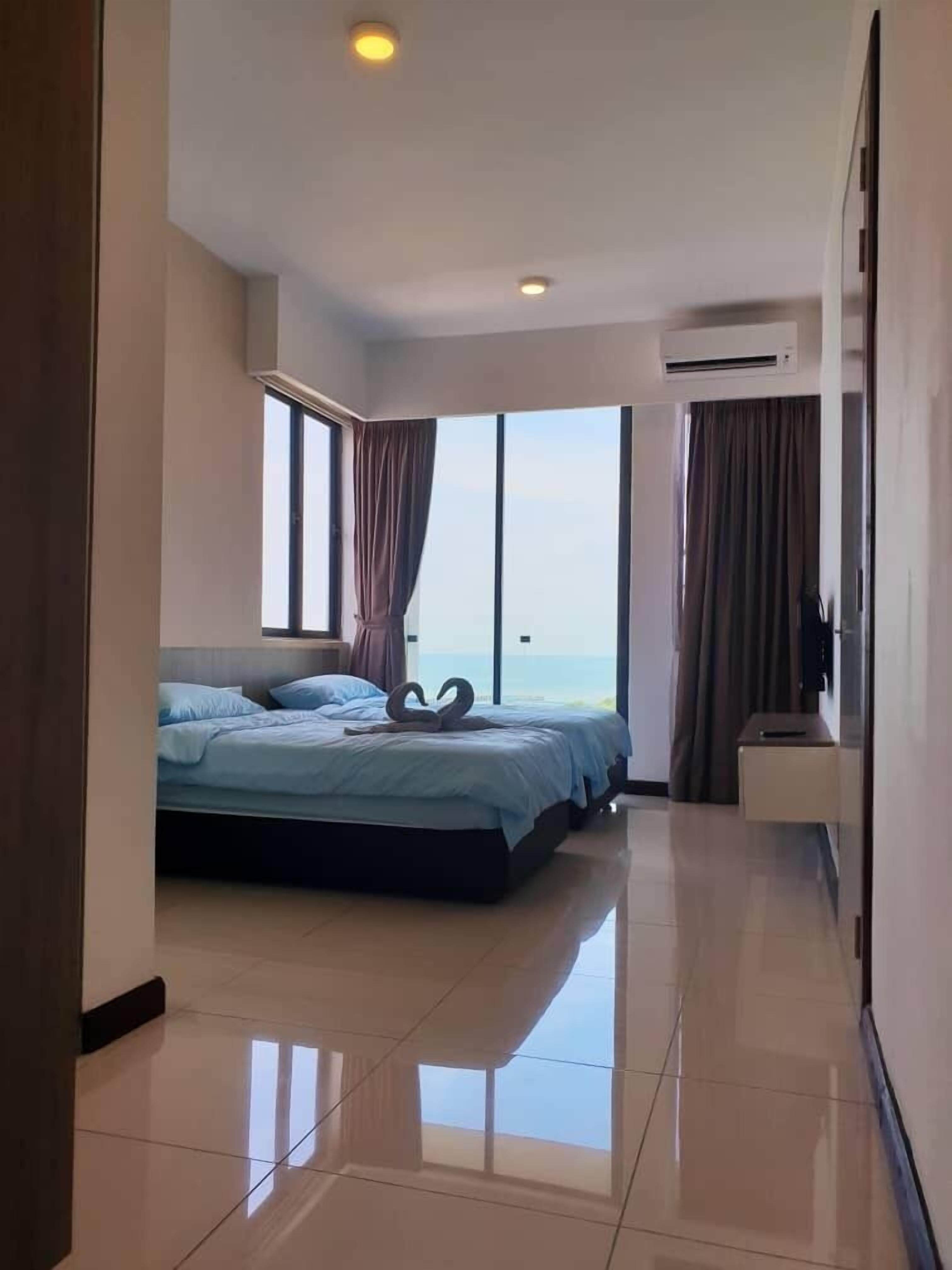 D'wharf Residence PD Waterfront Family Twin Suite by AirPlan