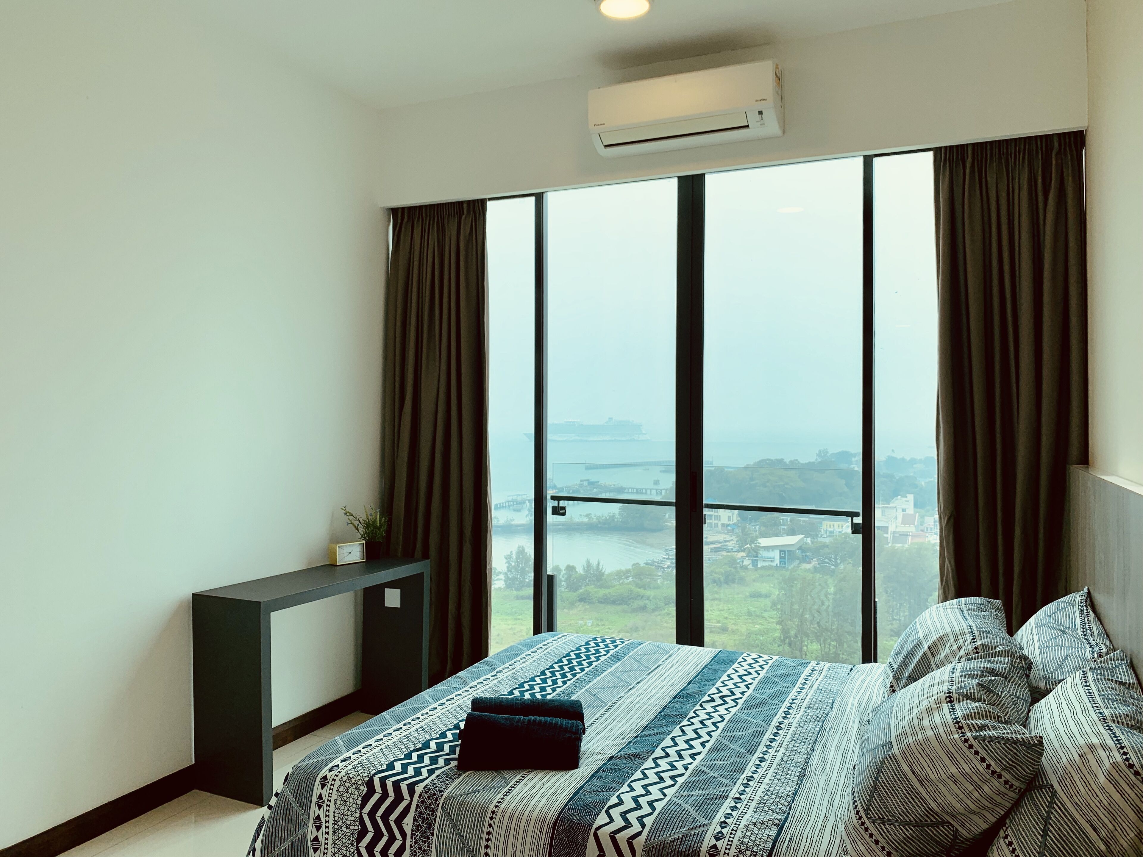 D'wharf Residence PD Waterfront Family Twin Suite by AirPlan