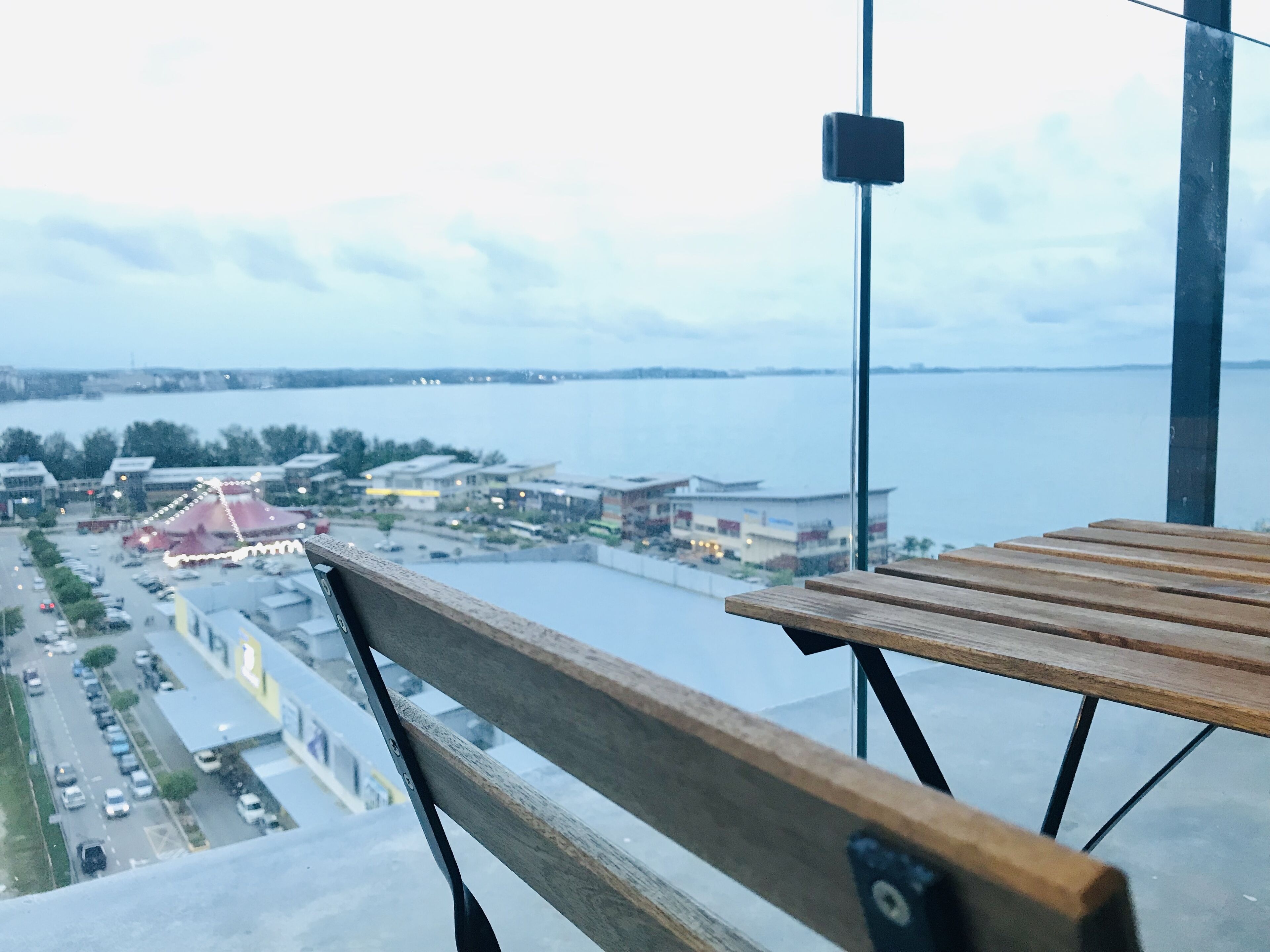 D'wharf Residence PD Waterfront Family Twin Suite by AirPlan