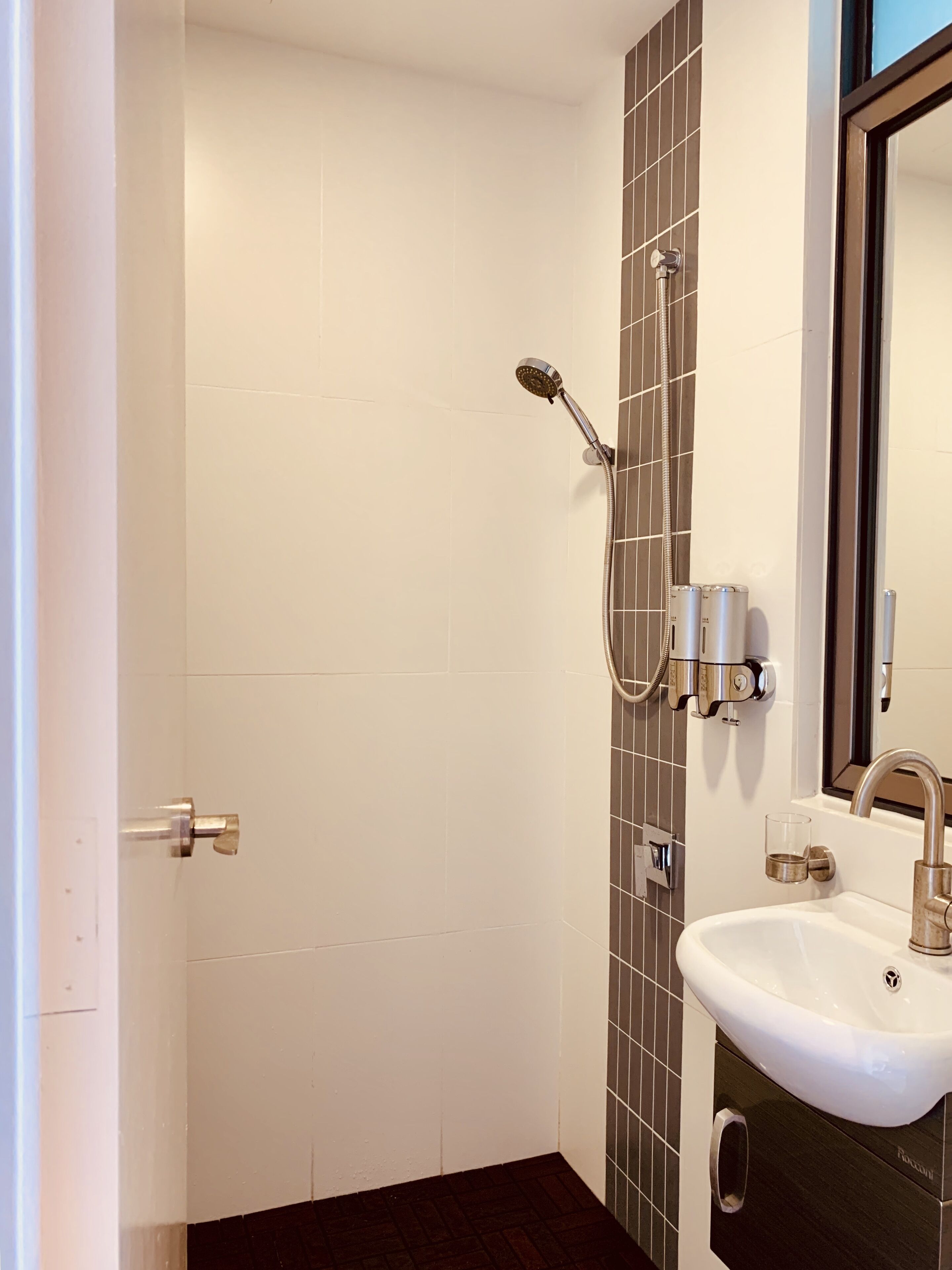 D'wharf Residence PD Waterfront Family Twin Suite by AirPlan