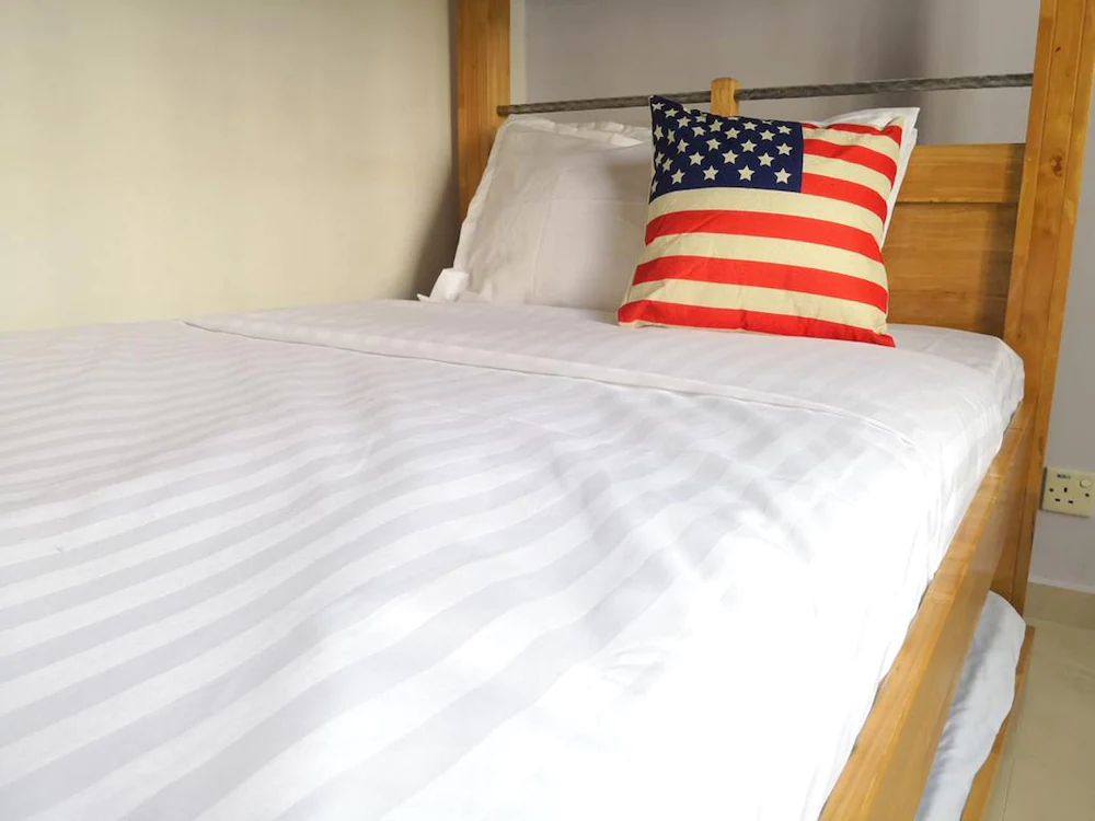 MUHOME Marina Crescent Poolside PD