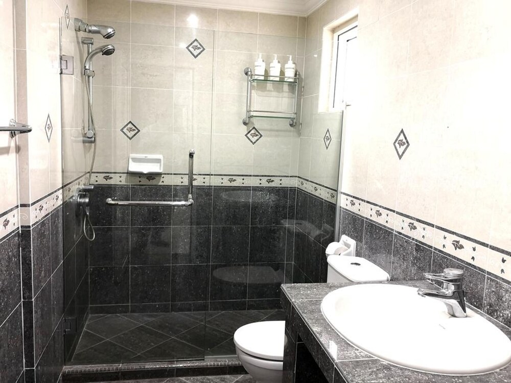 MUHOME Marina Crescent Poolside PD