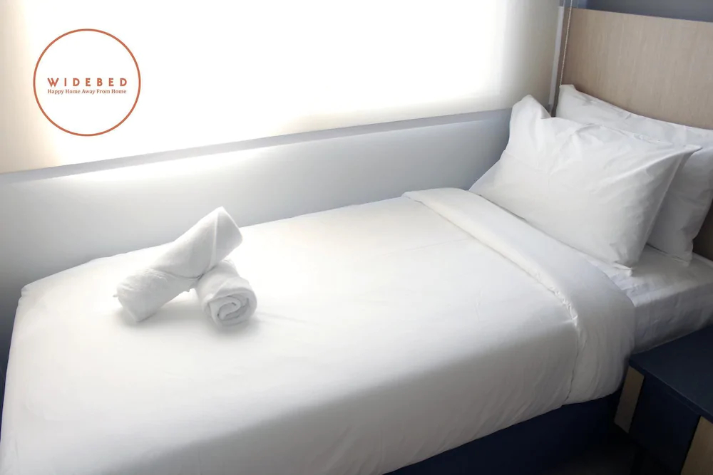 Windmill Upon Hills by Widebed