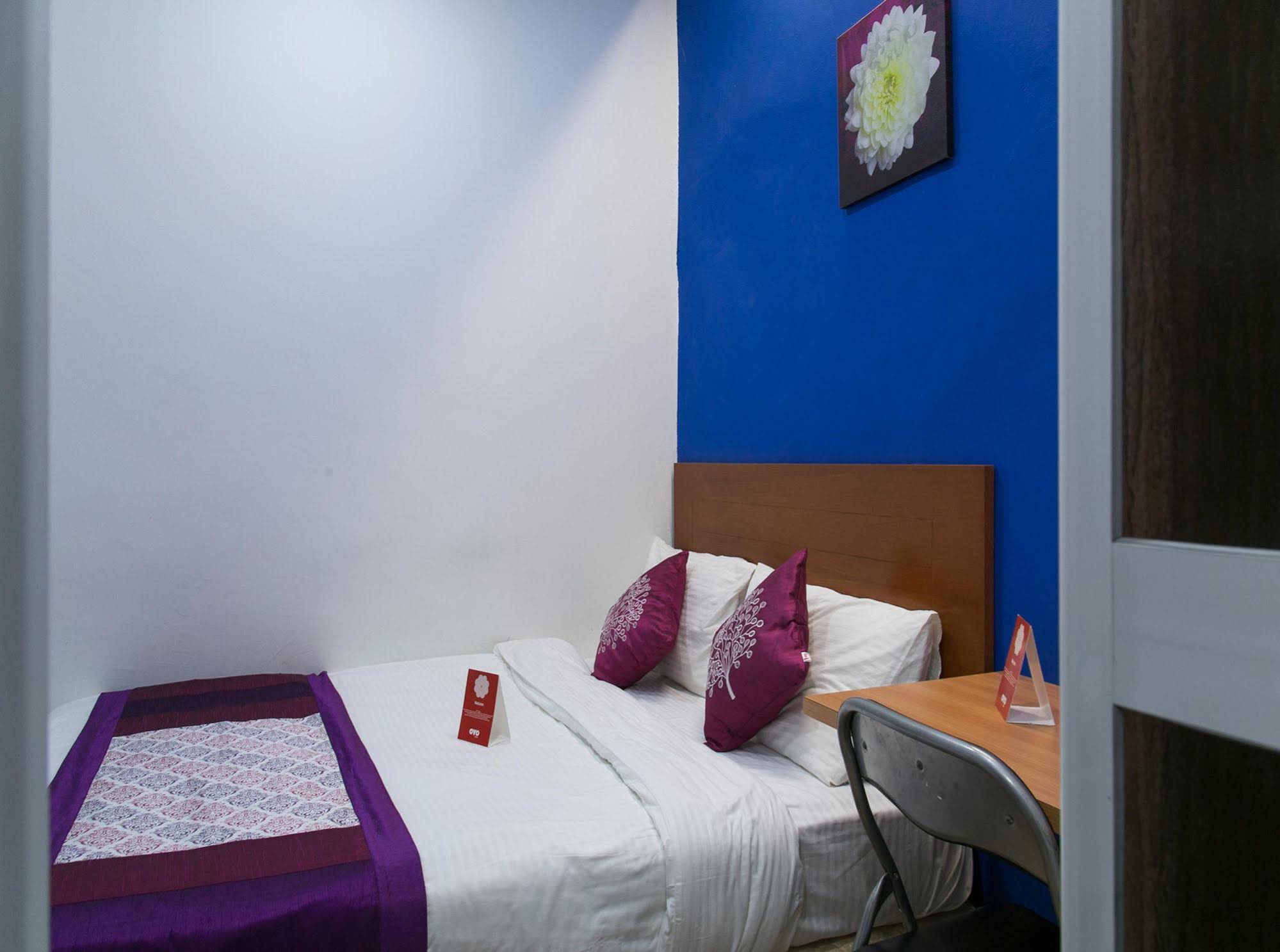 Colour Hotel