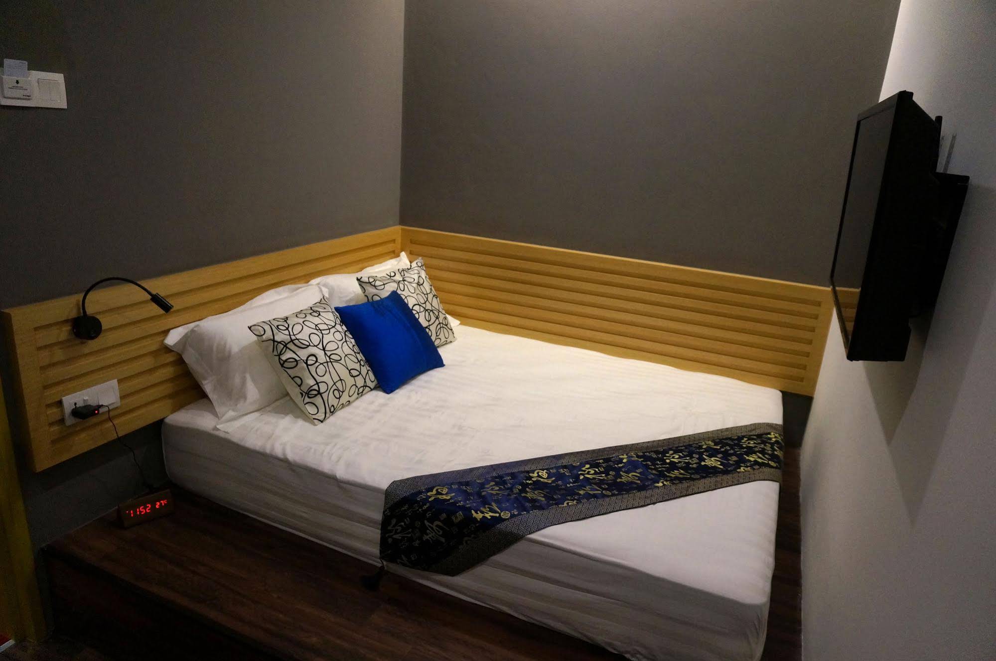 B Street Hotel
