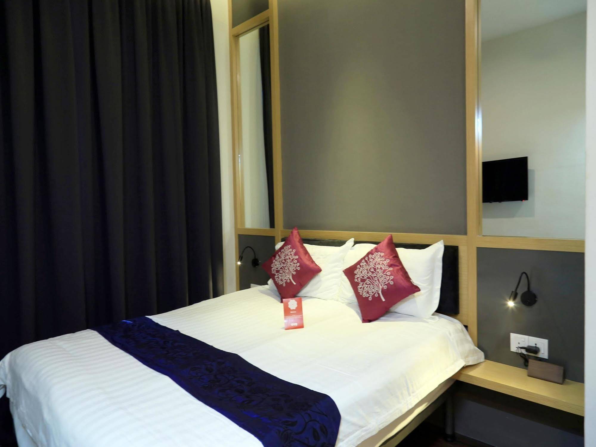 B Street Hotel
