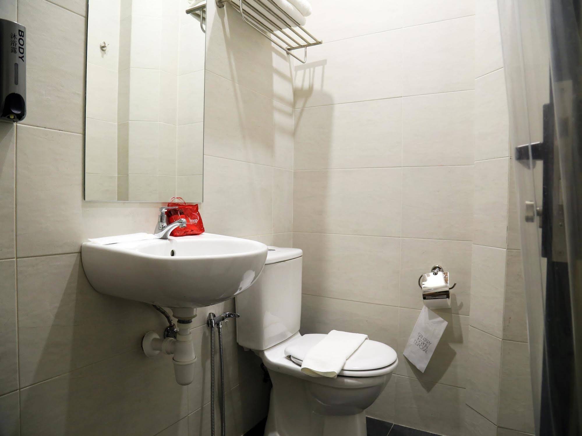 B Street Hotel