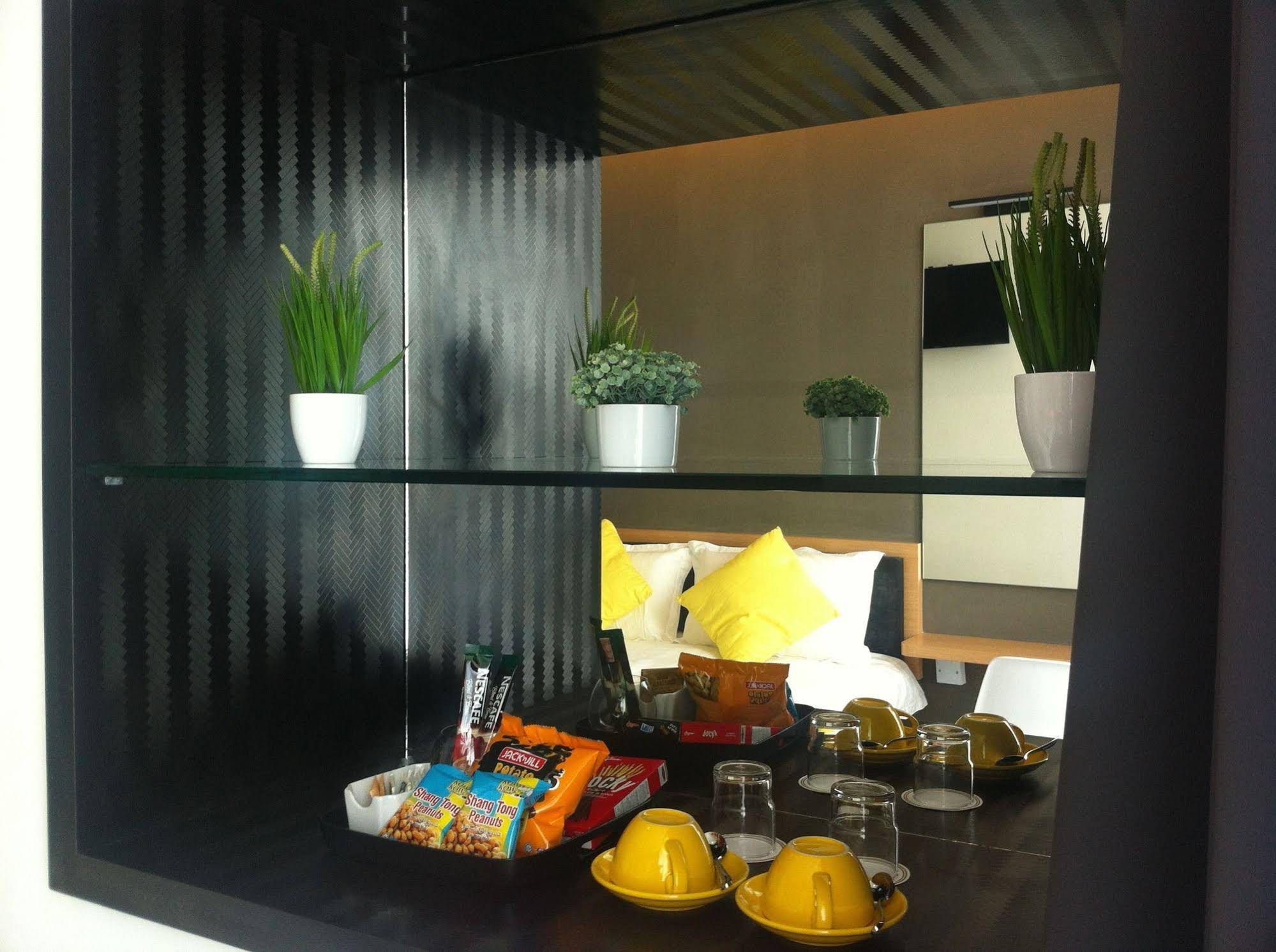 B Street Hotel