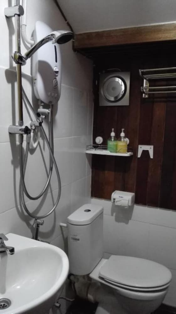 Silver Shine Guesthouse