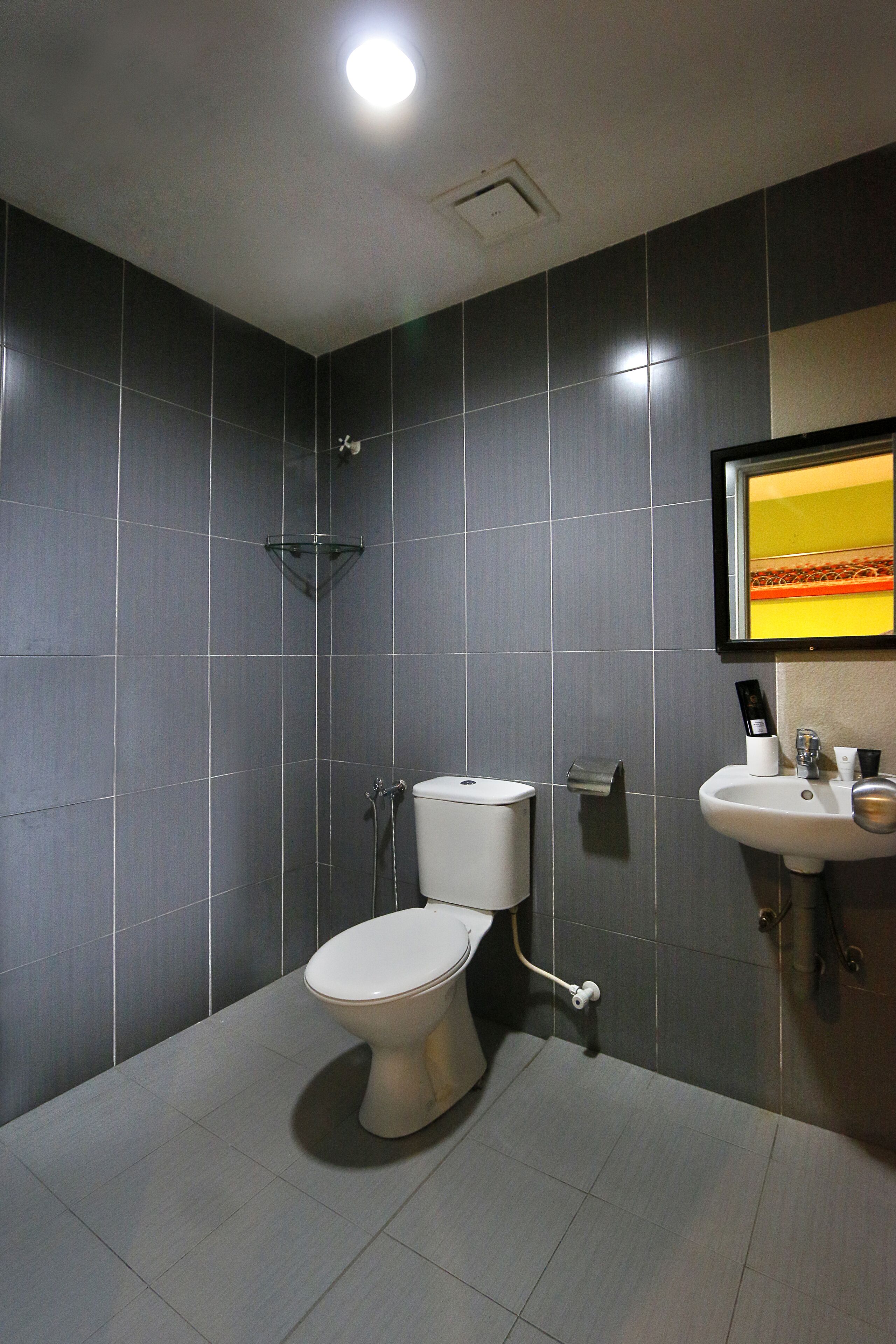 Golden Roof Hotel Falim