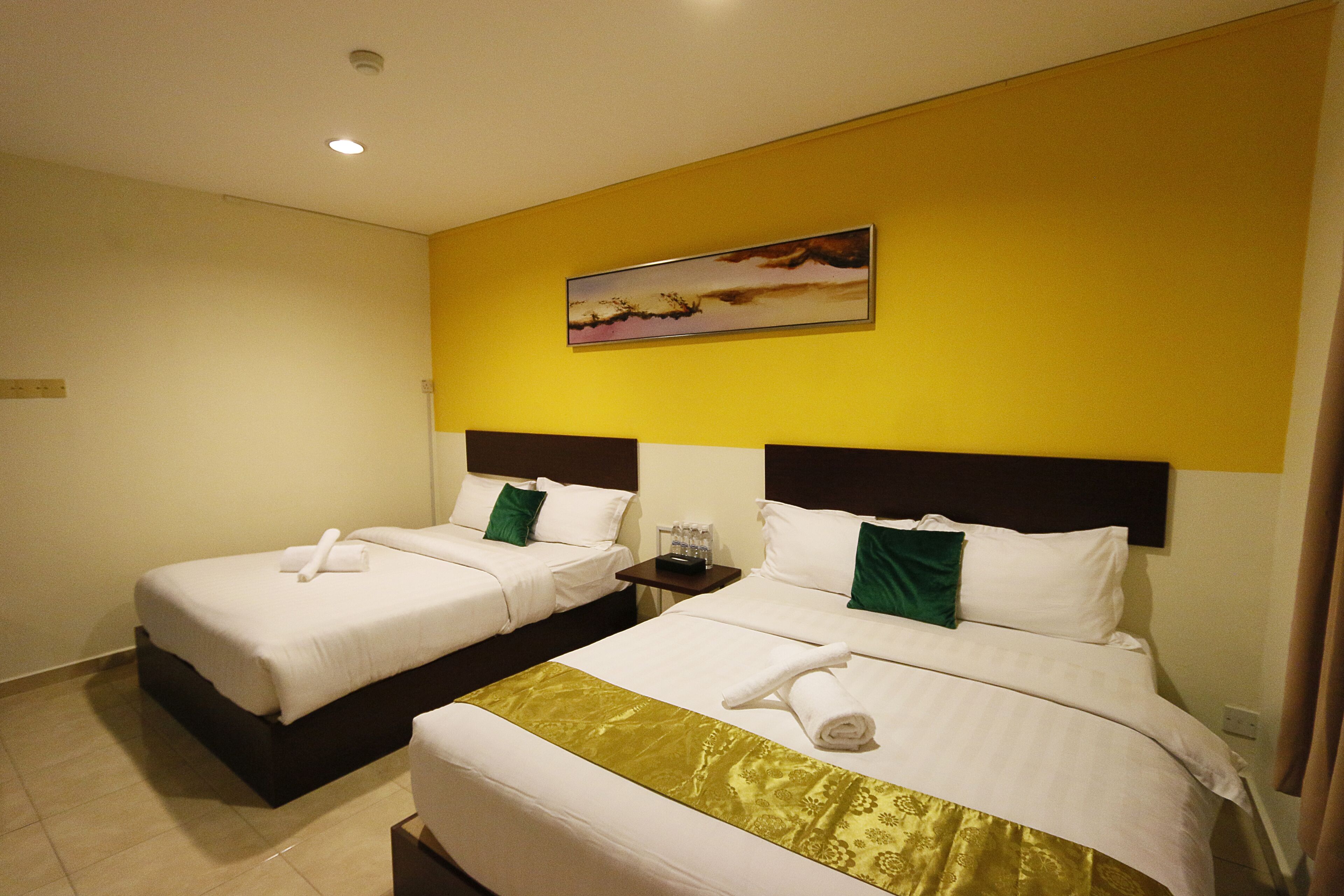 Golden Roof Hotel Falim