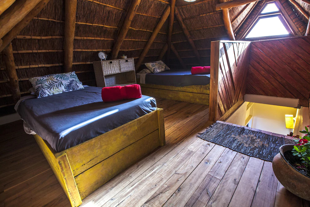 Pura Vida Tofo Beach House