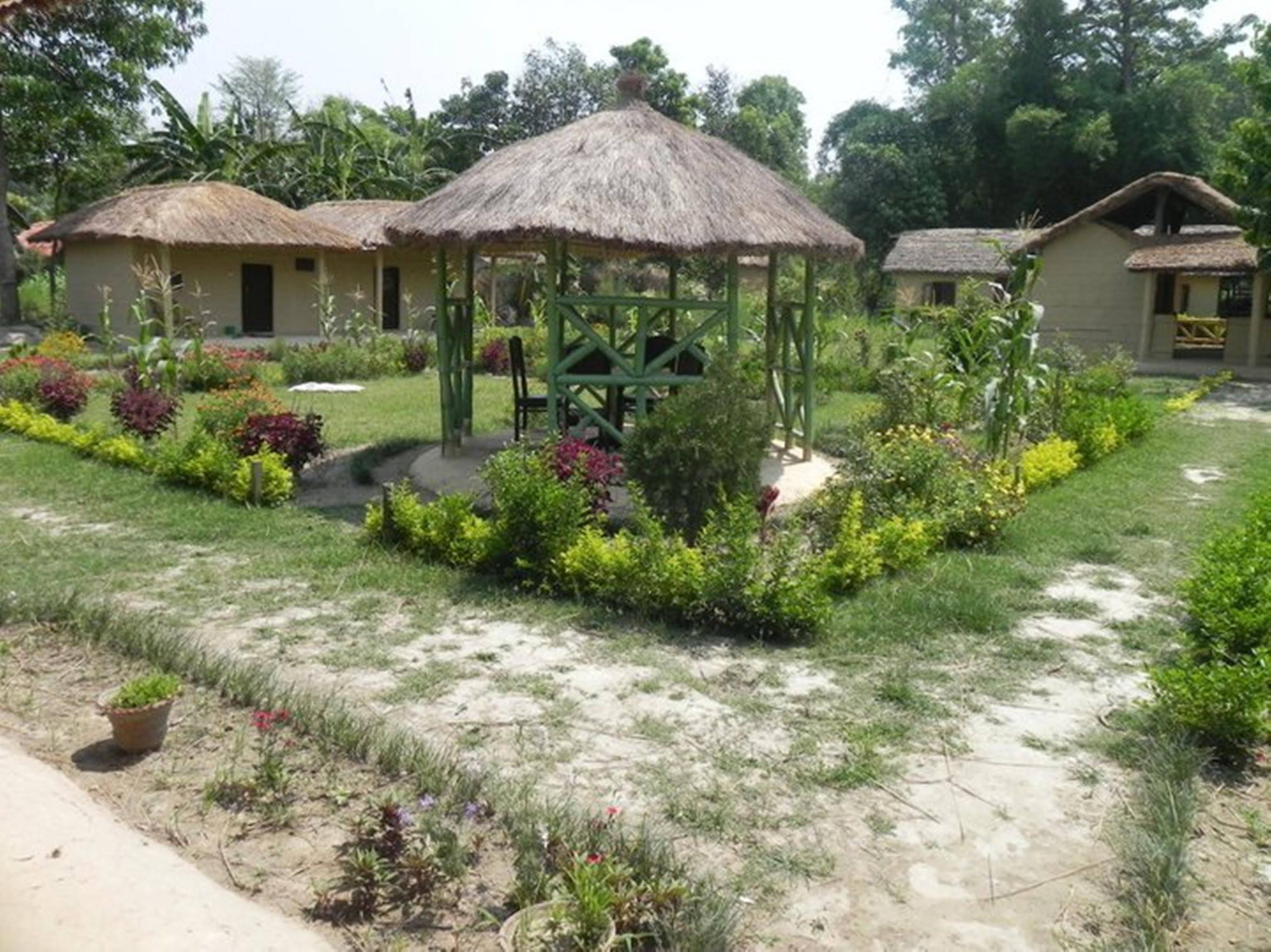 Racy Shade Resort