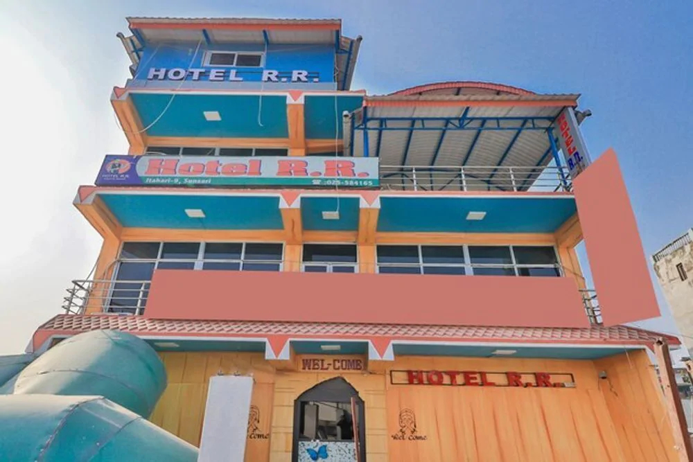 Hotel R r by OYO Rooms