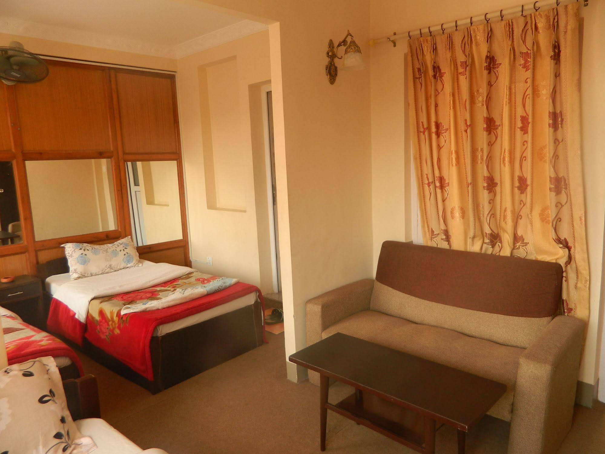 Om Tara Guest House