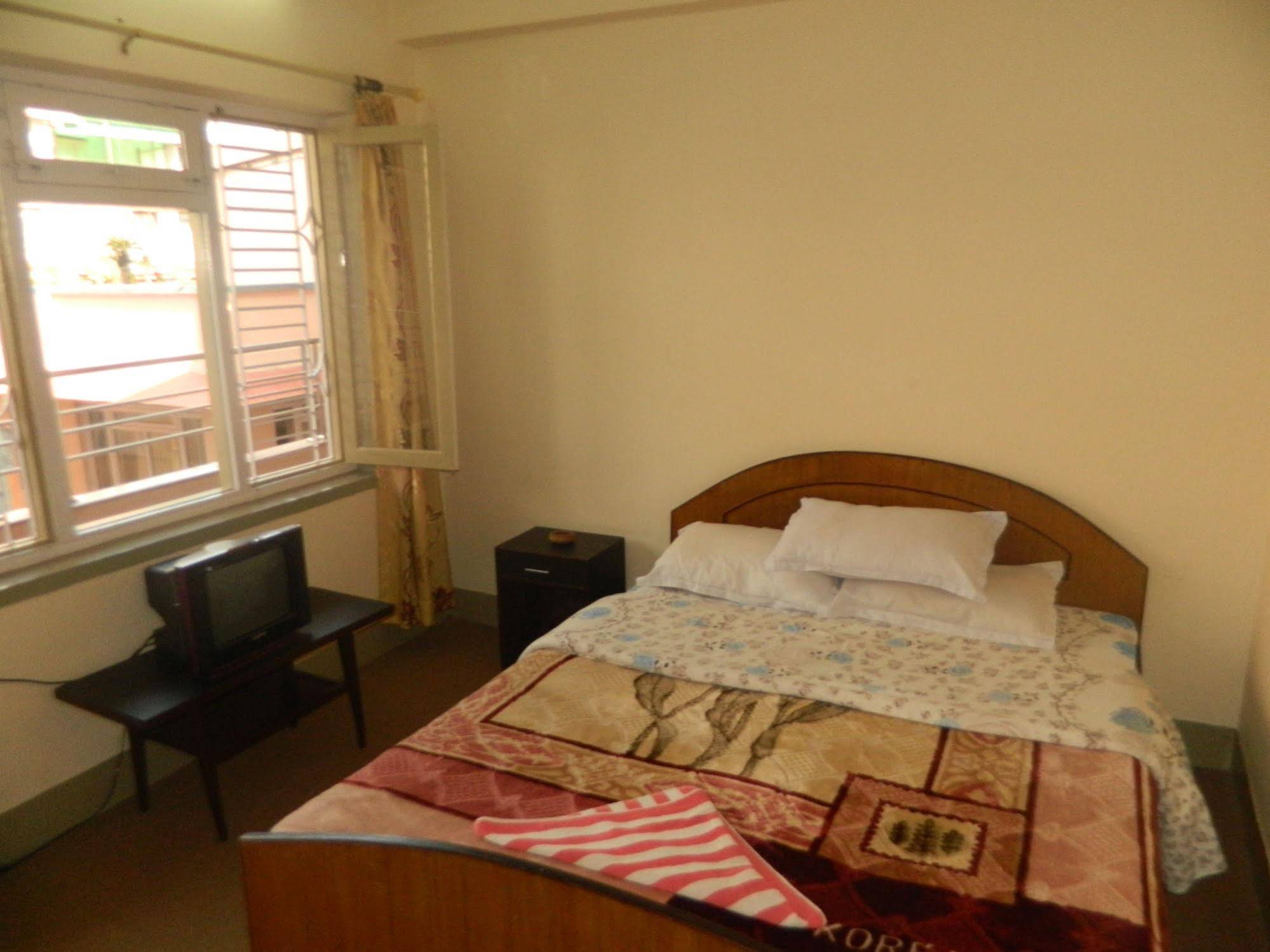 Om Tara Guest House