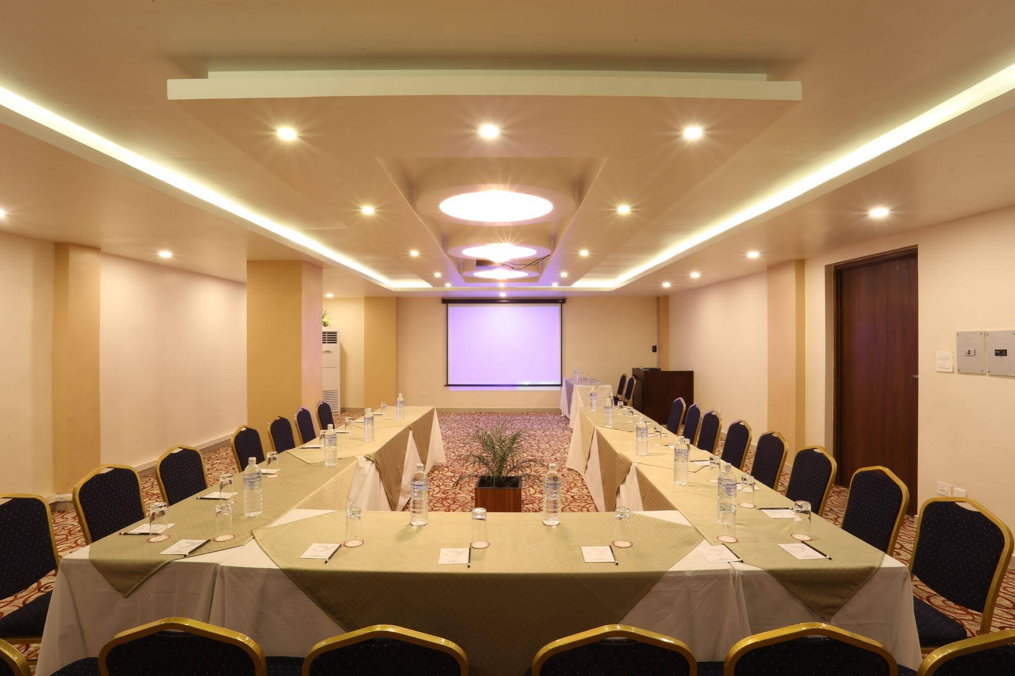 Yatri Suites & Spa