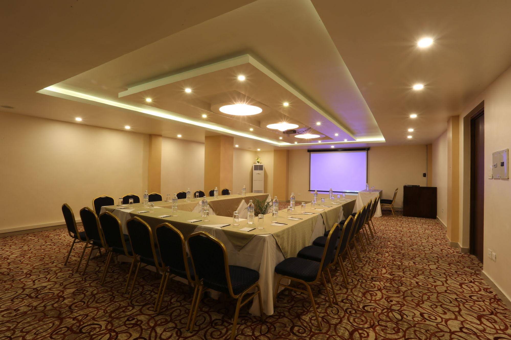 Yatri Suites & Spa