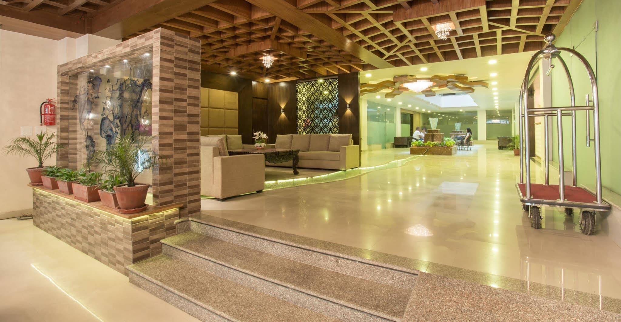 Yatri Suites & Spa