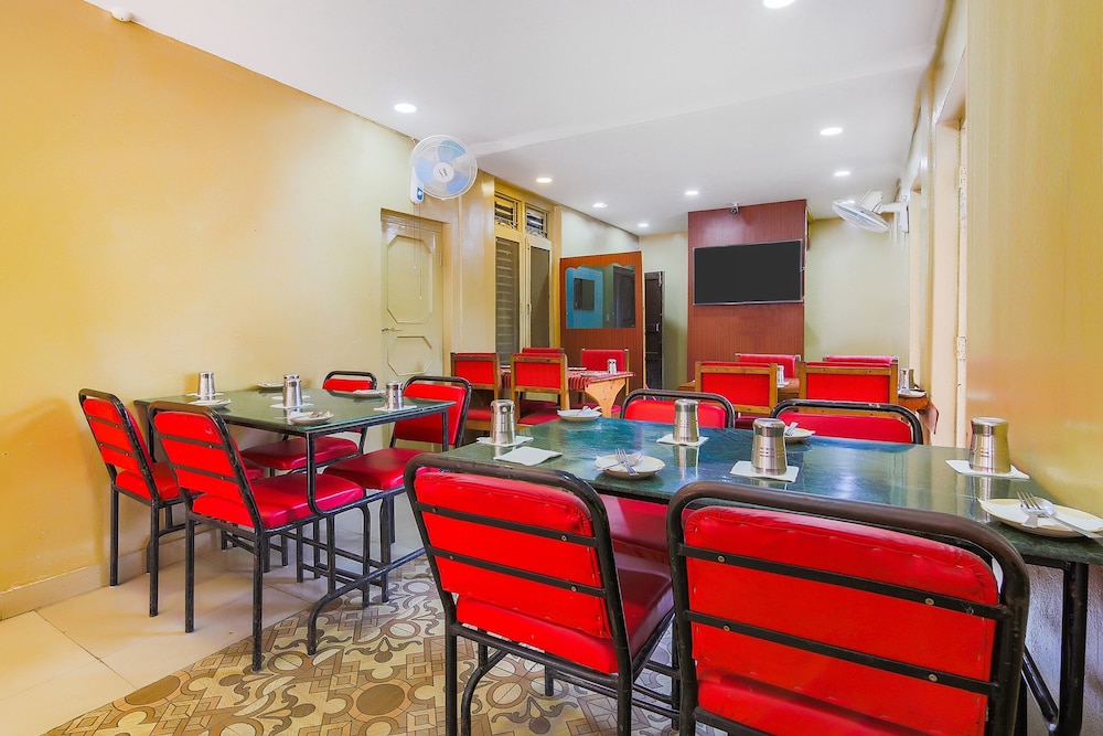 Hotel Sauraha Durbar by OYO Rooms