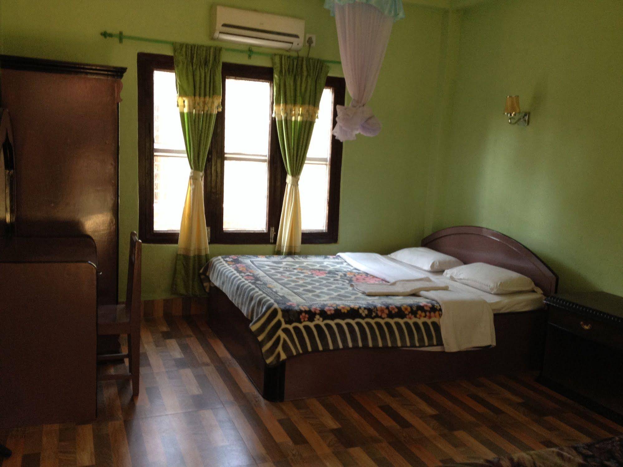 Sauraha Resort
