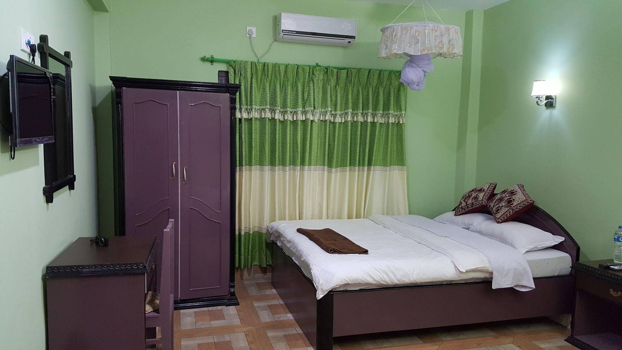 Sauraha Resort