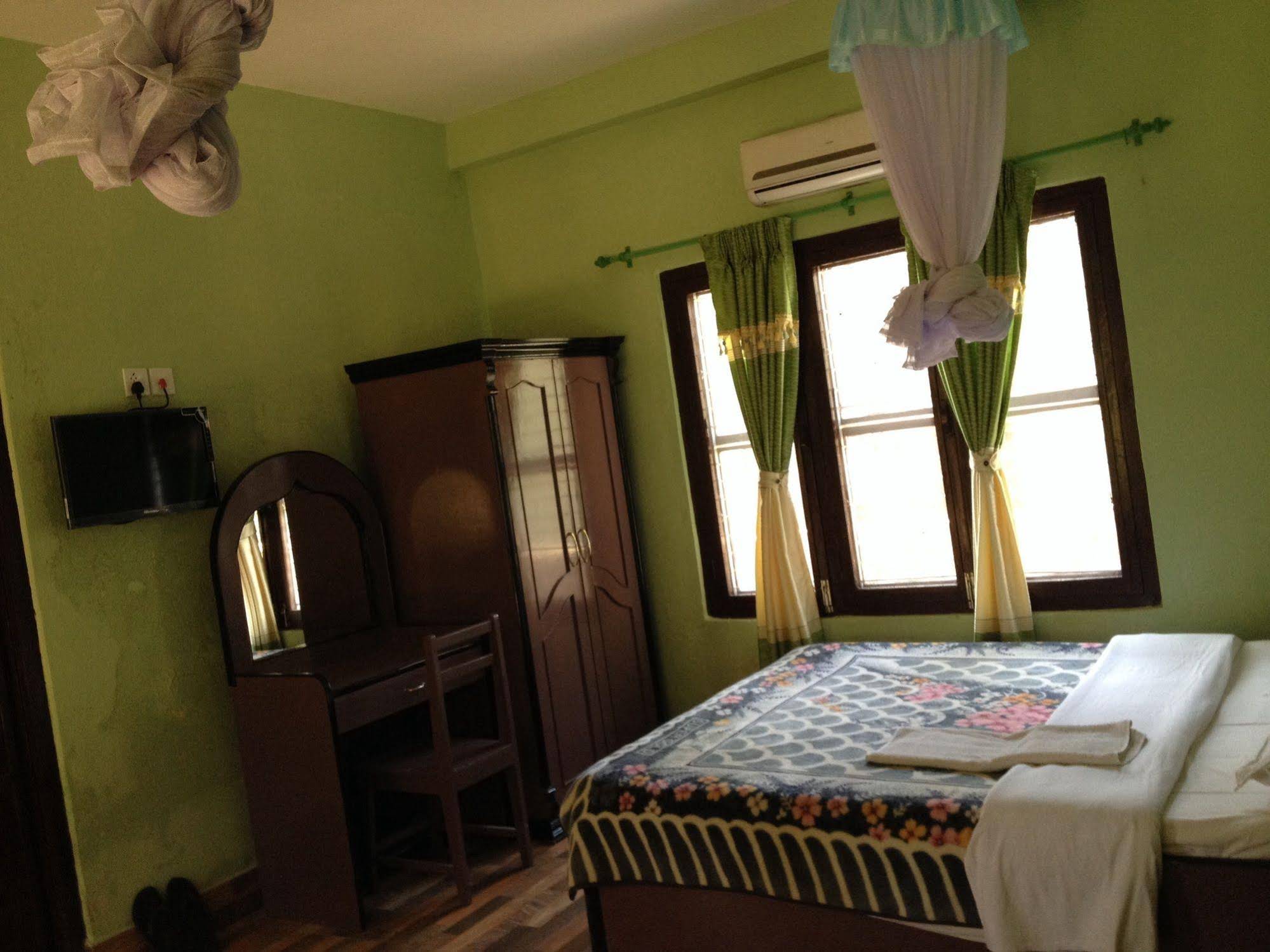 Sauraha Resort