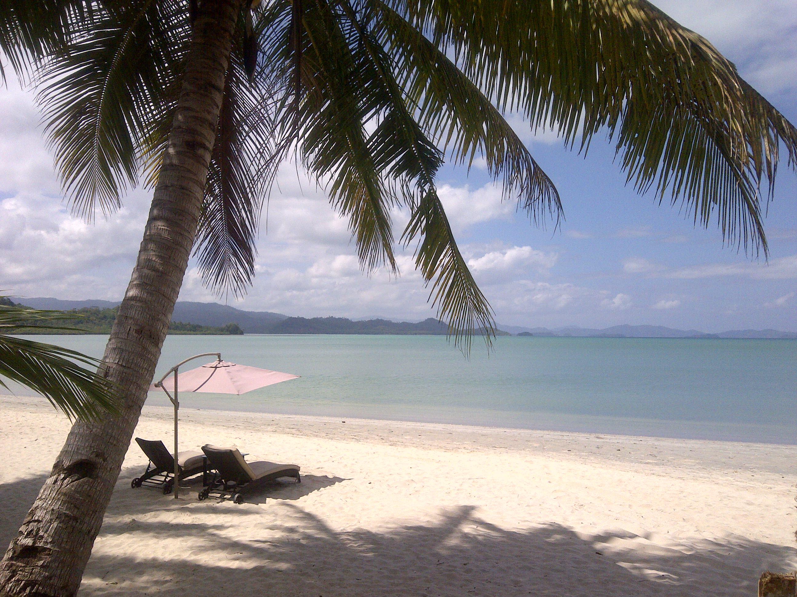 Foxy’s Beach Resort