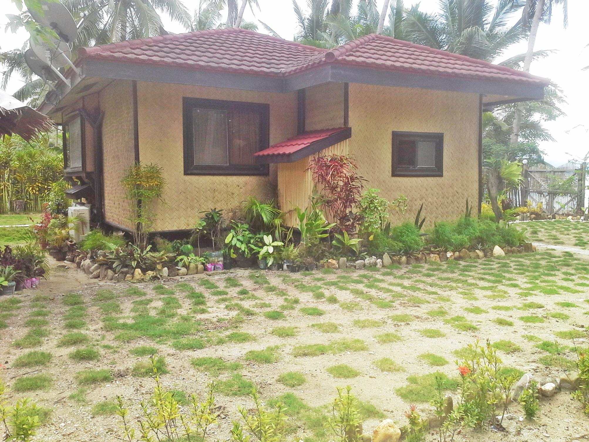 Foxy’s Beach Resort