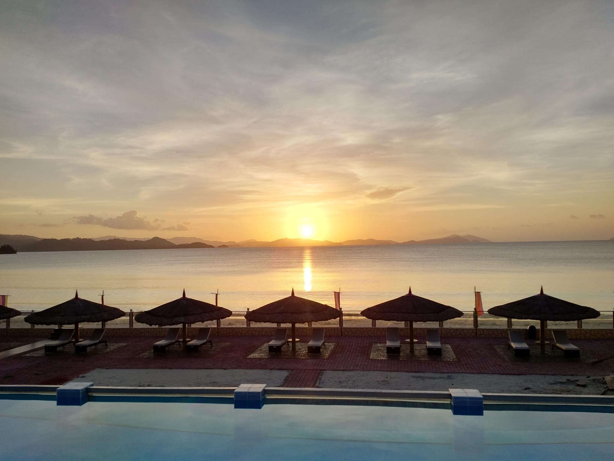 Foxy’s Beach Resort