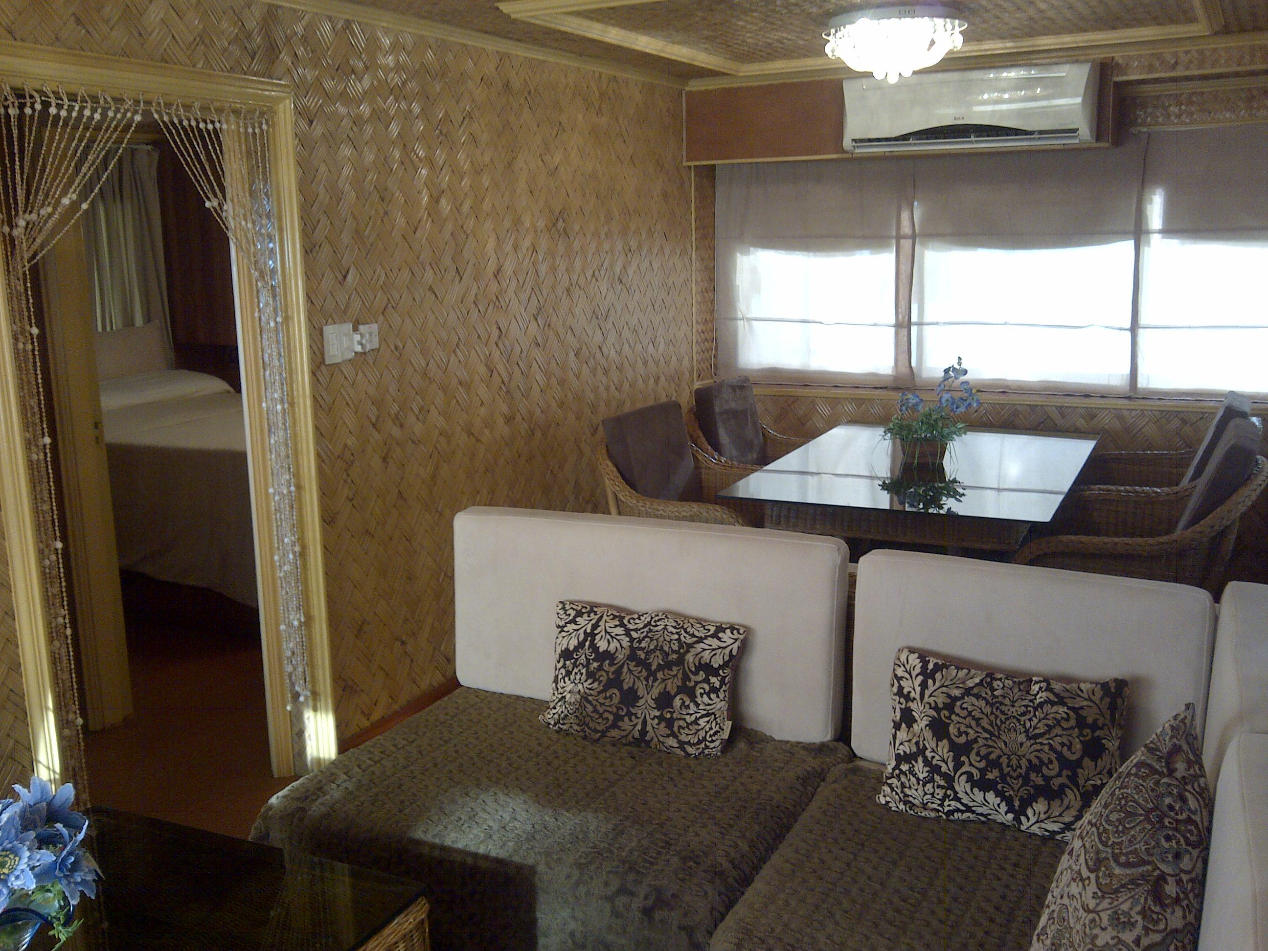Foxy’s Beach Resort