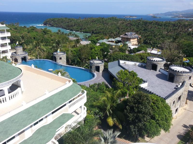 Lingganay Boracay Hotel Resort