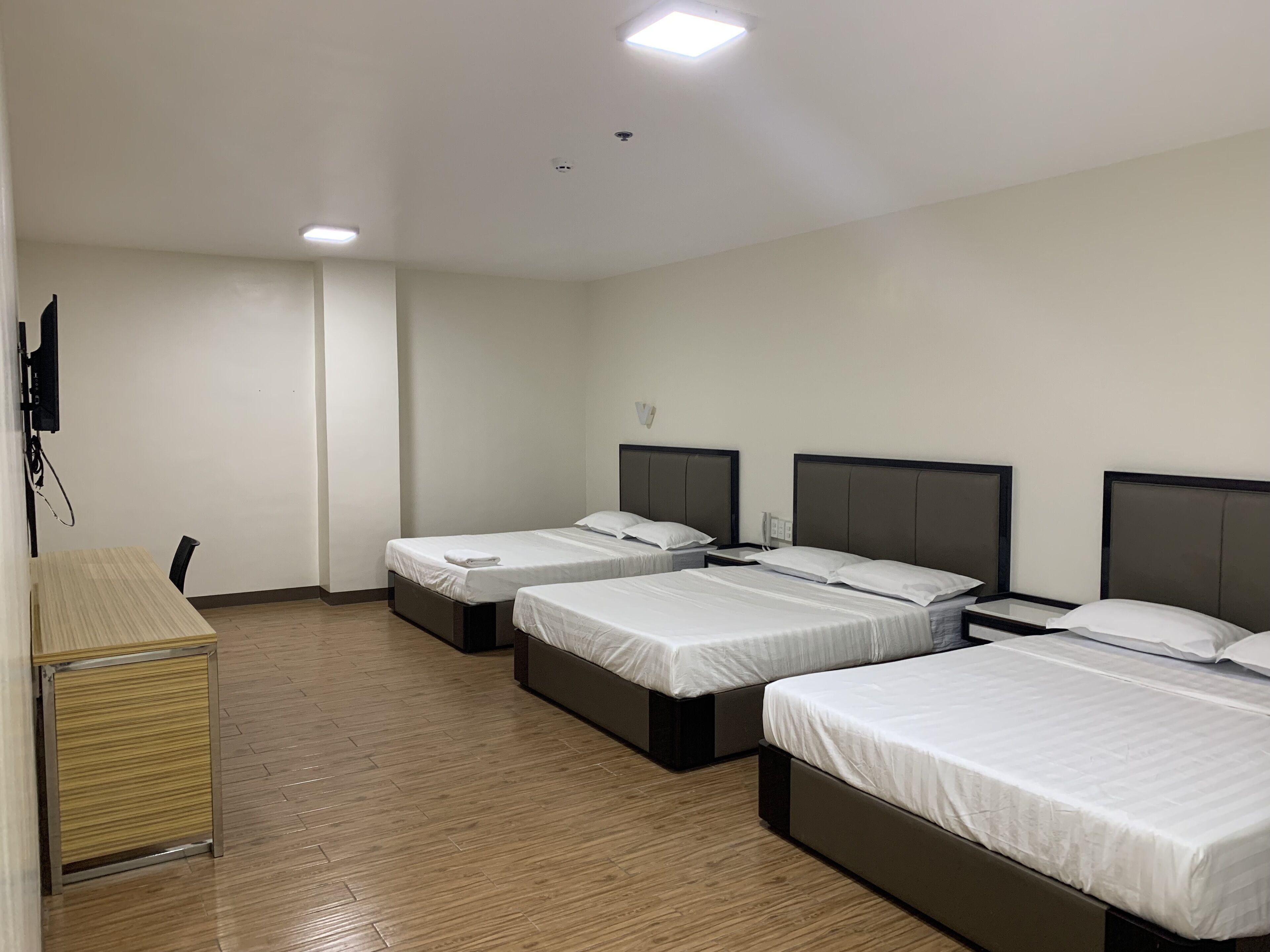 Meaco Royal Hotel- Lucena