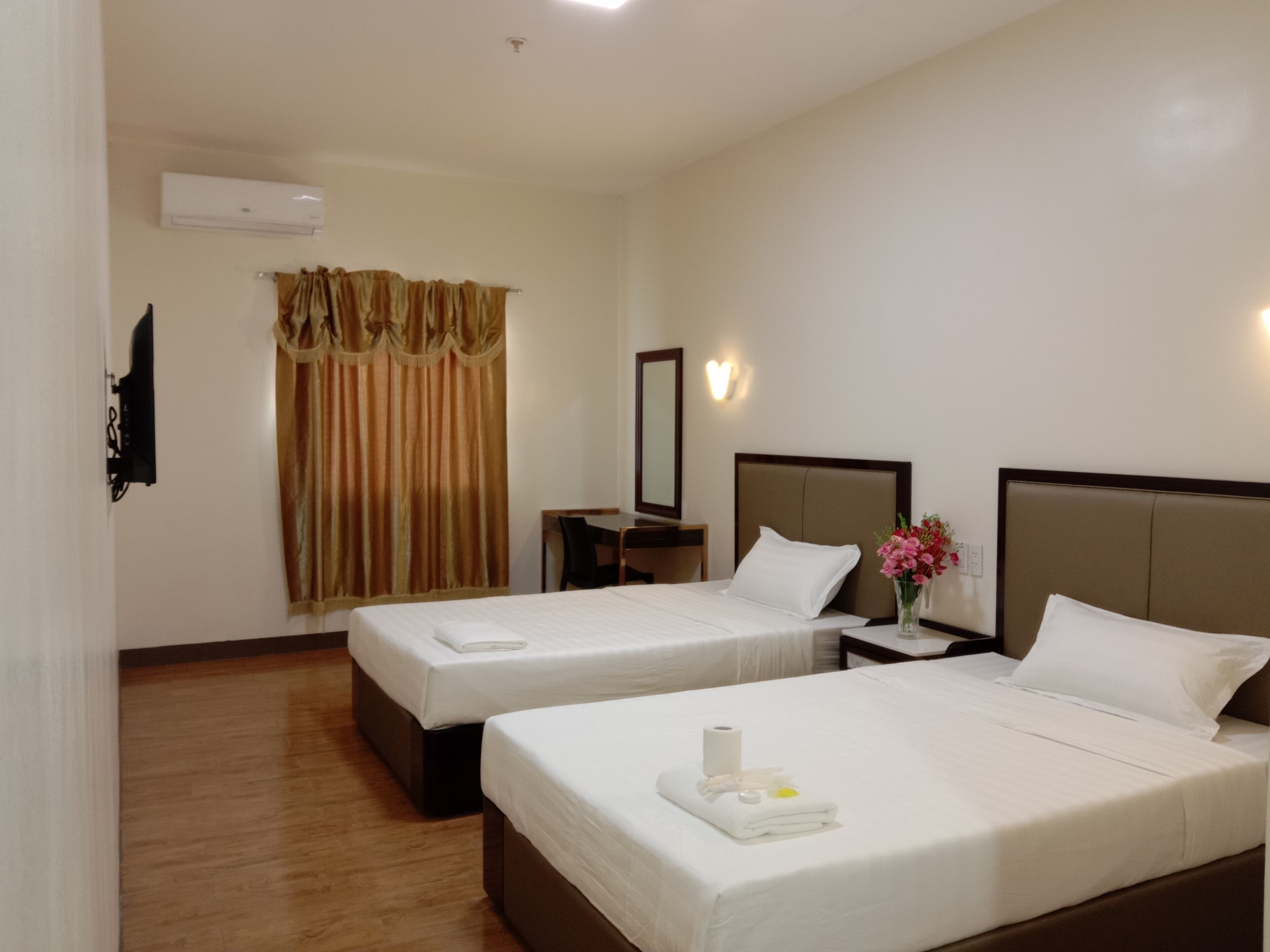 Meaco Royal Hotel- Lucena