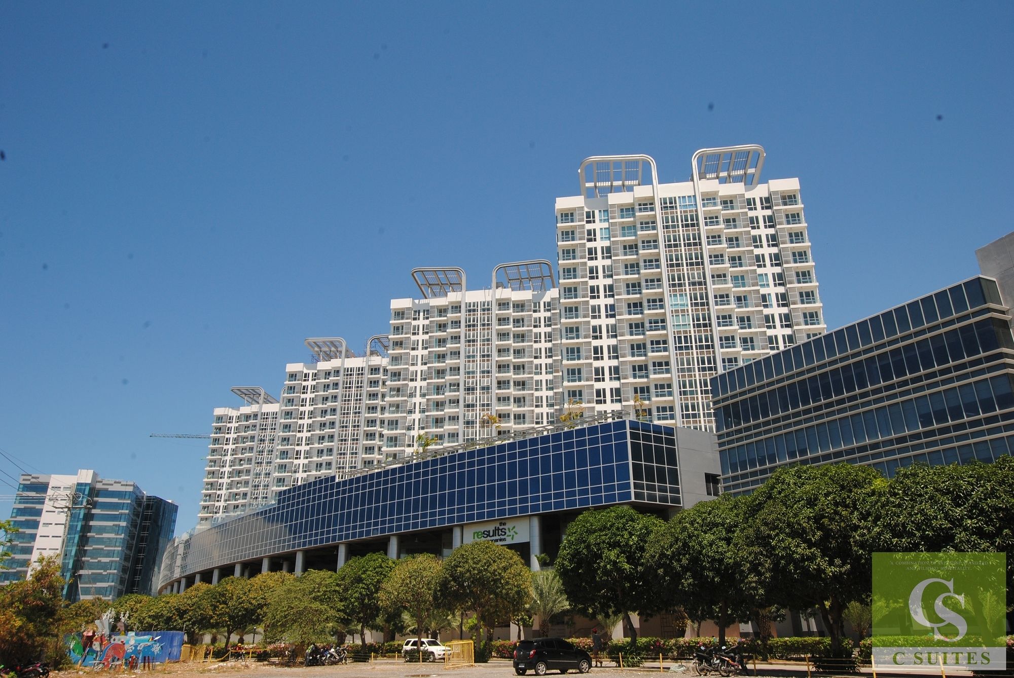 8 Newtown Boulevard