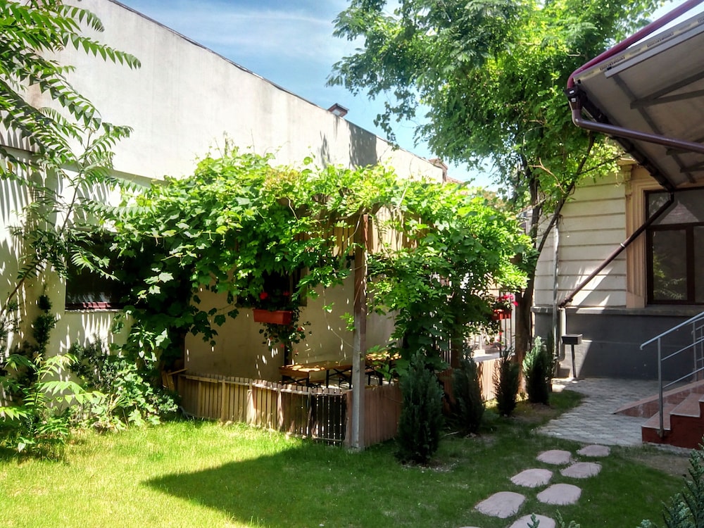 Central Guesthouse Bucharest