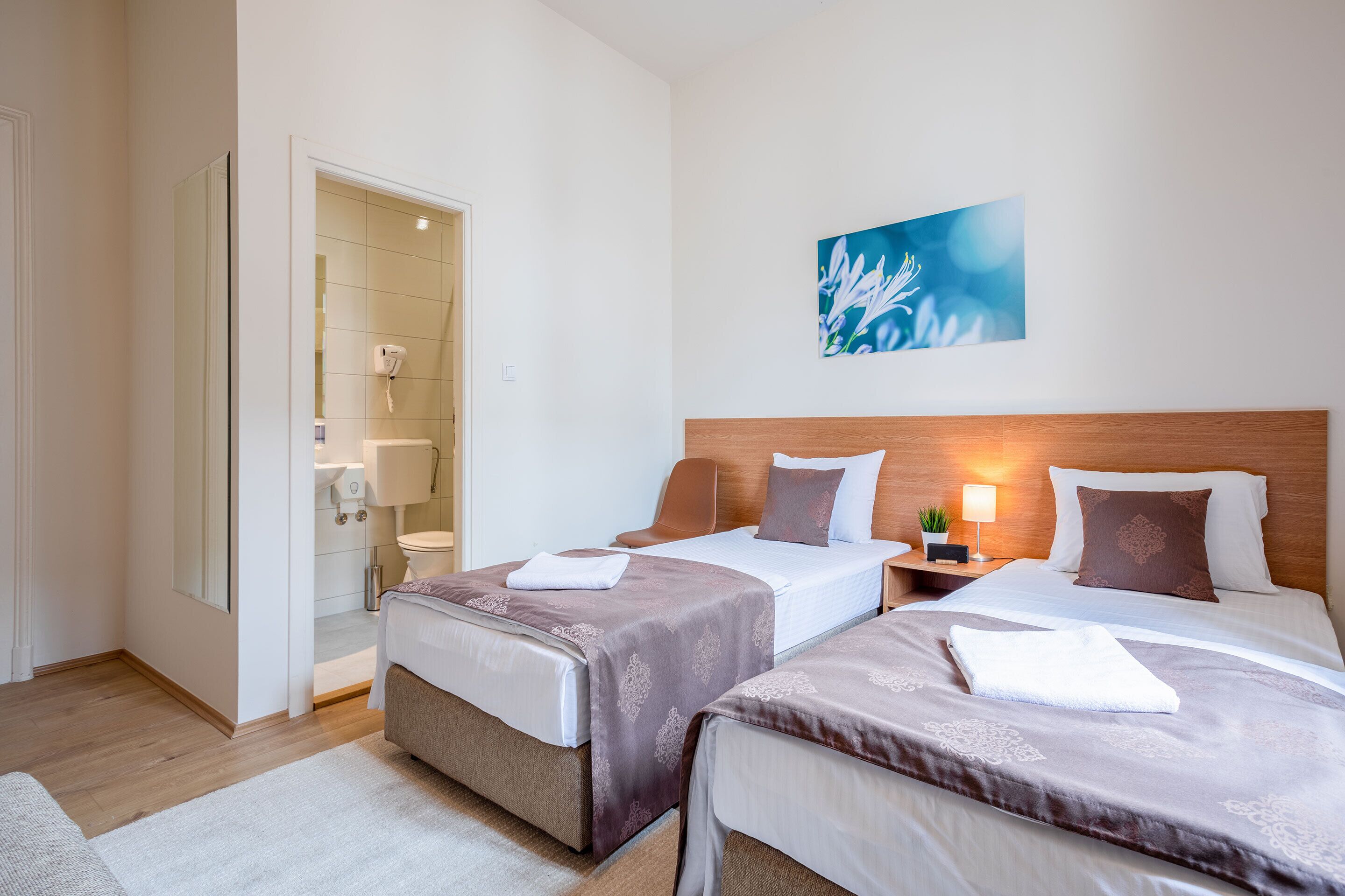 Booking En Suite