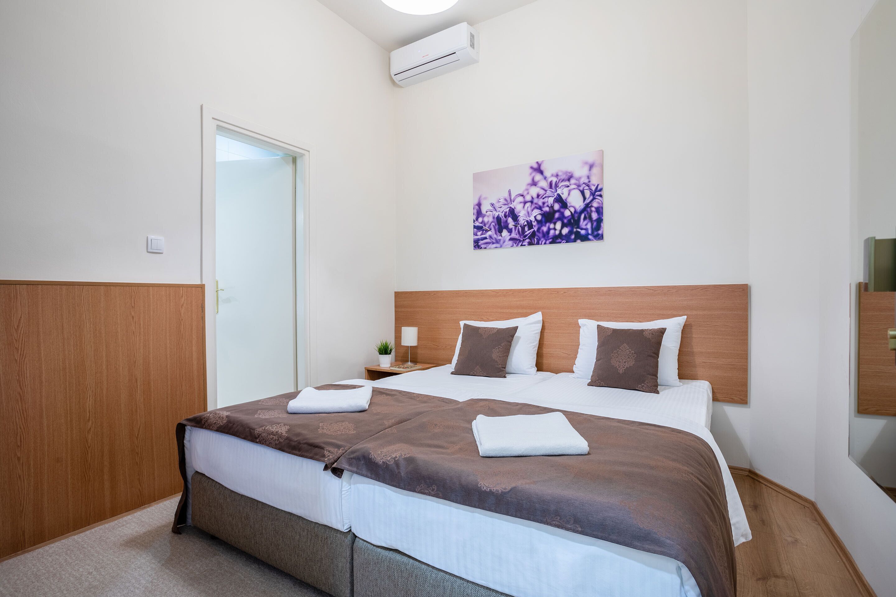 Booking En Suite