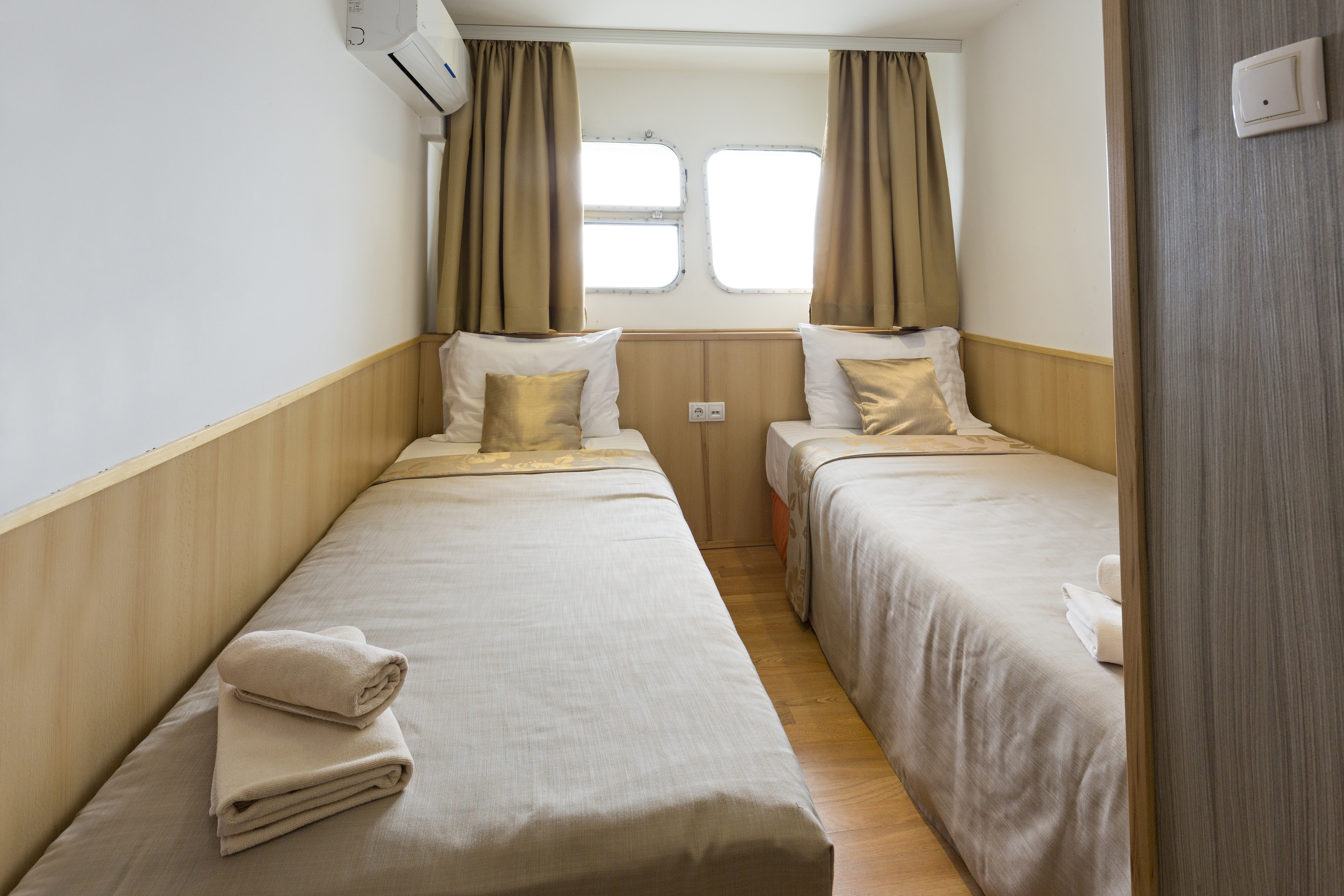 Compass River City Hotel